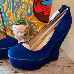 Dolce Vita Groovy Blue Suede Pumps